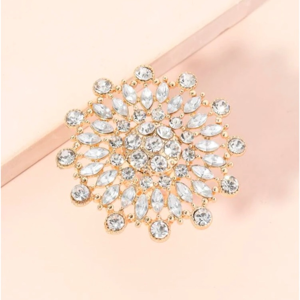 Magnificently “OTT” Crystal Gem Encrusted Cocktail Statement Ring Adjust… - Picture 2 of 5